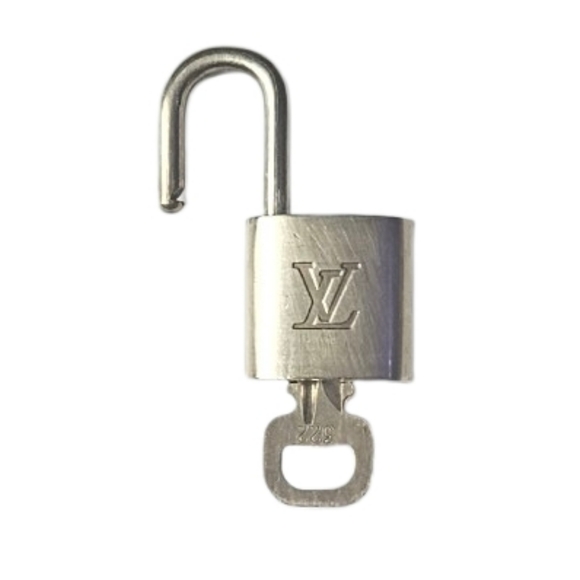 Louis Vuitton Lock & Key - Picture 9 of 10